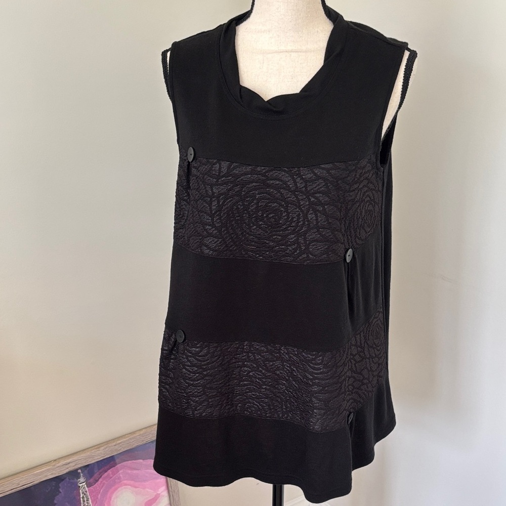 Chic Black Sleeveless Muscle Tee